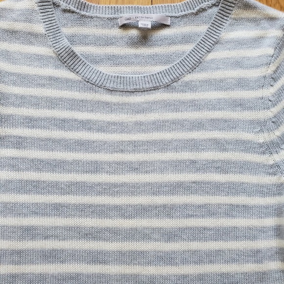 GAP Sweaters - EUC Gap Open Crew Grey & Cream Stripe Shirt